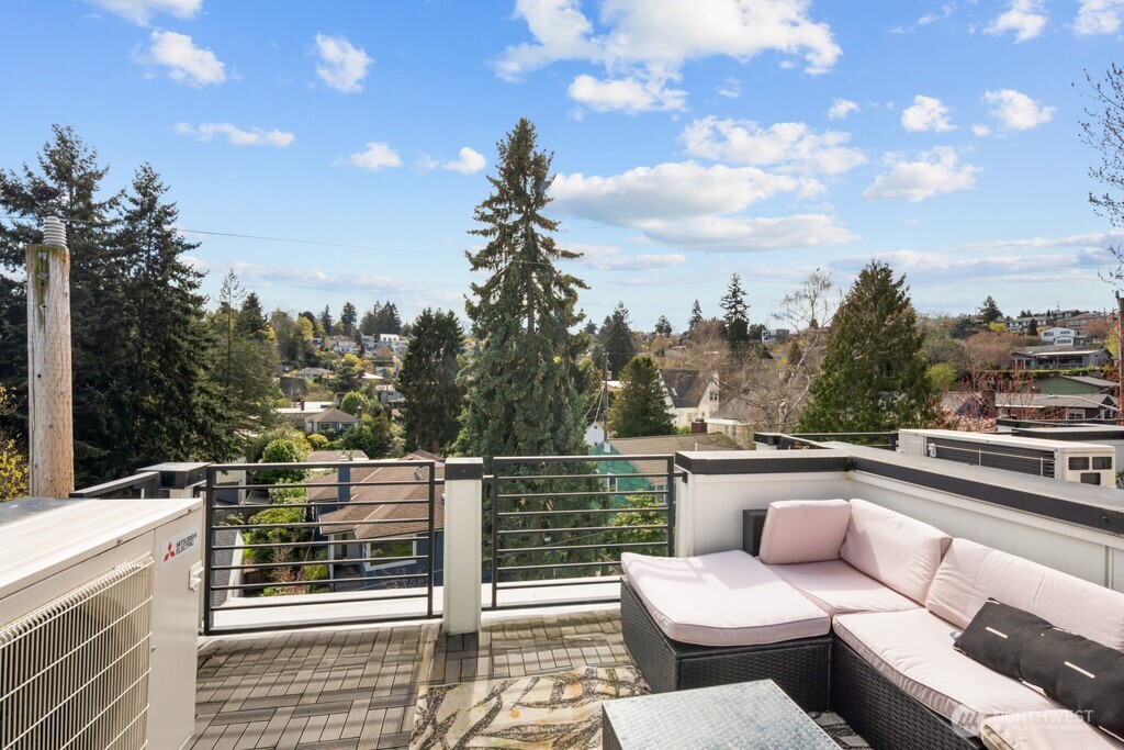 712 W Bertona Street #A, Seattle, WA 98119