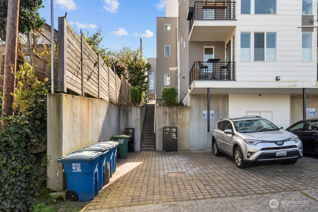 712 W Bertona Street #A, Seattle, WA 98119