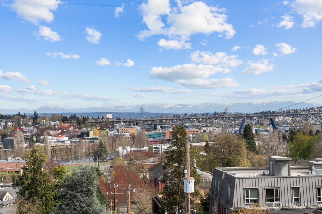 712 W Bertona Street #A, Seattle, WA 98119