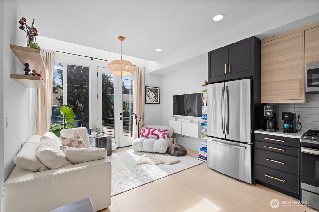712 W Bertona Street #A, Seattle, WA 98119