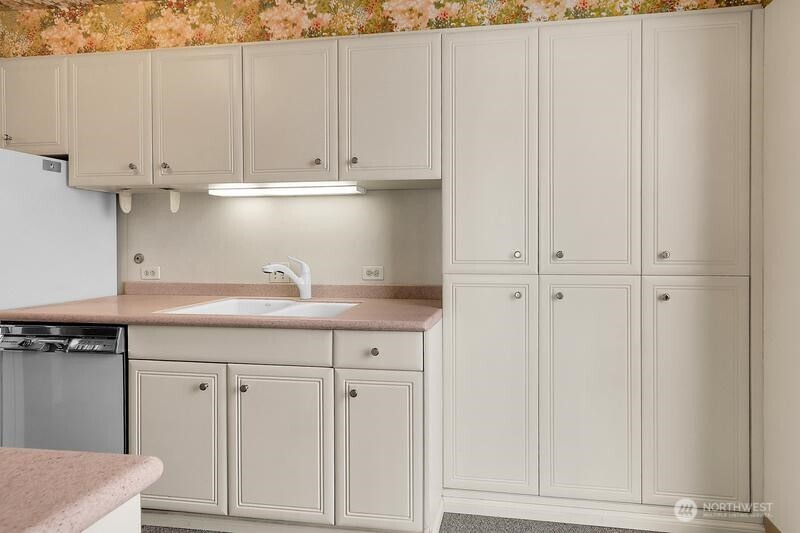 1620 43rd Avenue E #1B, Seattle, WA 98112