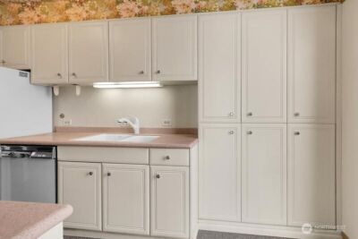 1620 43rd Avenue E #1B, Seattle, WA 98112 - Photo 12