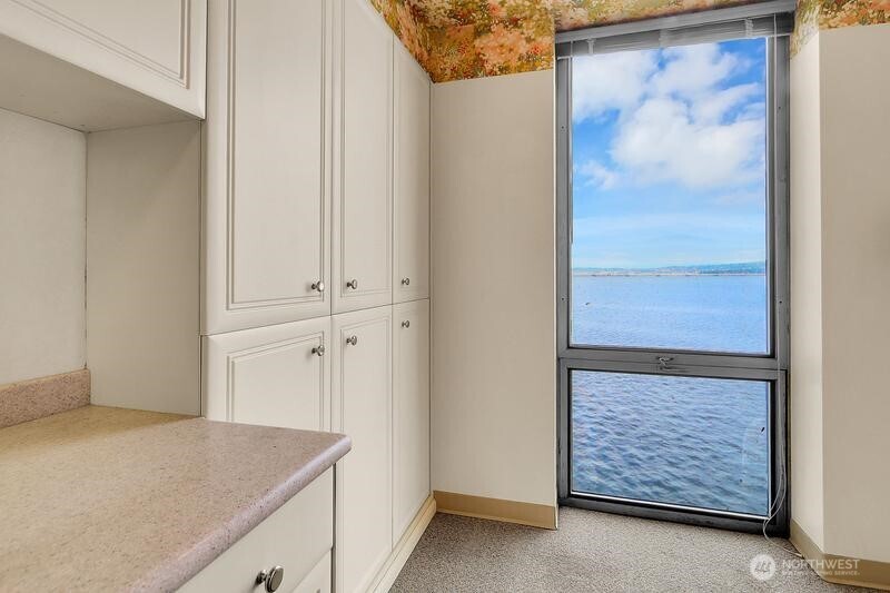 1620 43rd Avenue E #1B, Seattle, WA 98112