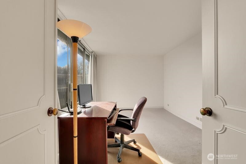 1620 43rd Avenue E #1B, Seattle, WA 98112