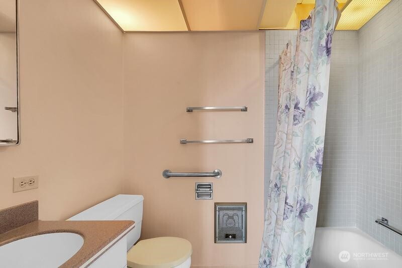 1620 43rd Avenue E #1B, Seattle, WA 98112