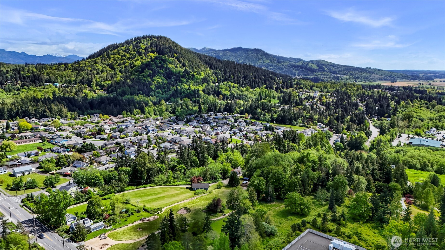 1418 E Blackburn Road , Mount Vernon, WA 98274