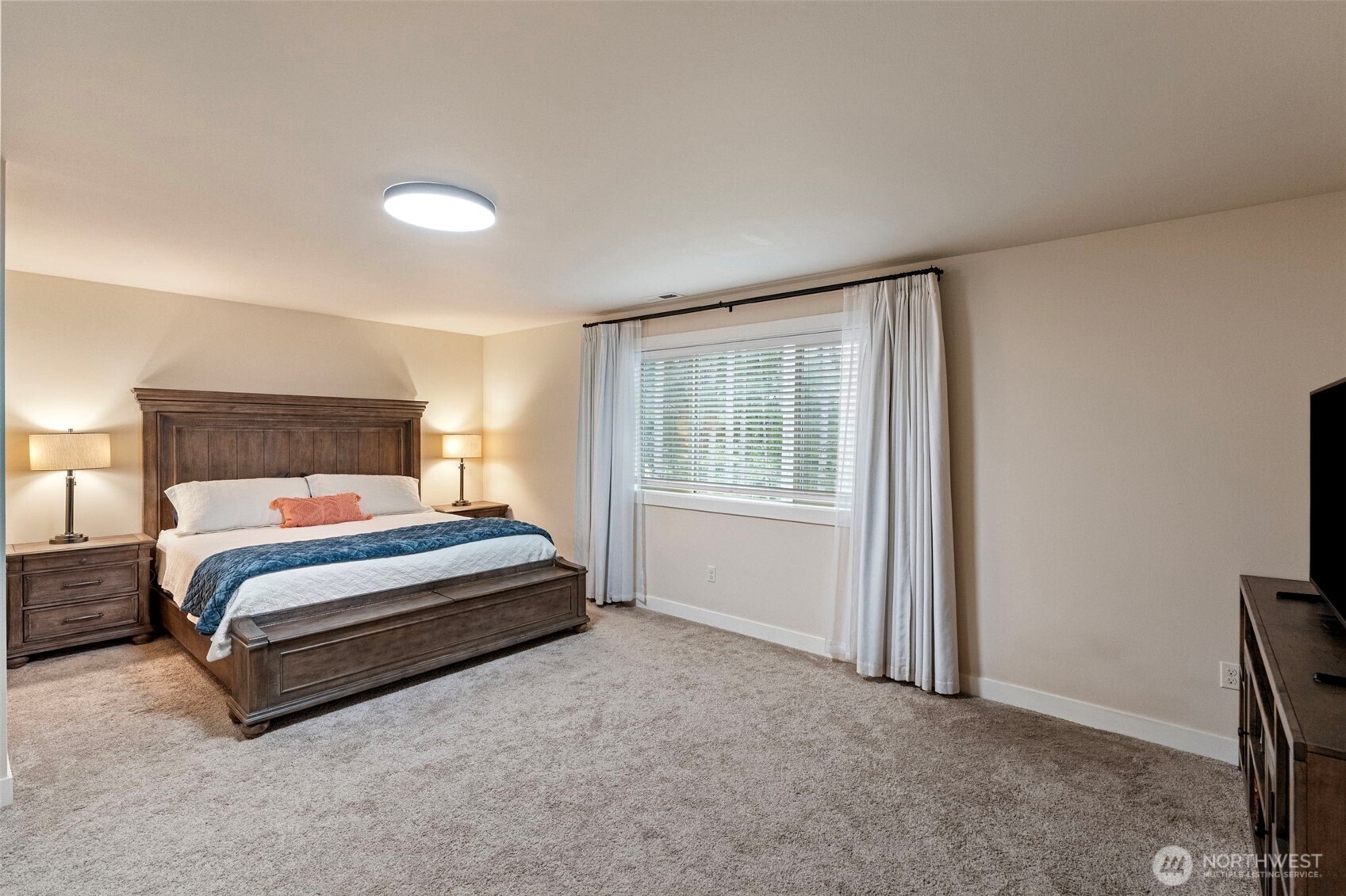 901 SW Norpoint Court , Port Orchard, WA 98367