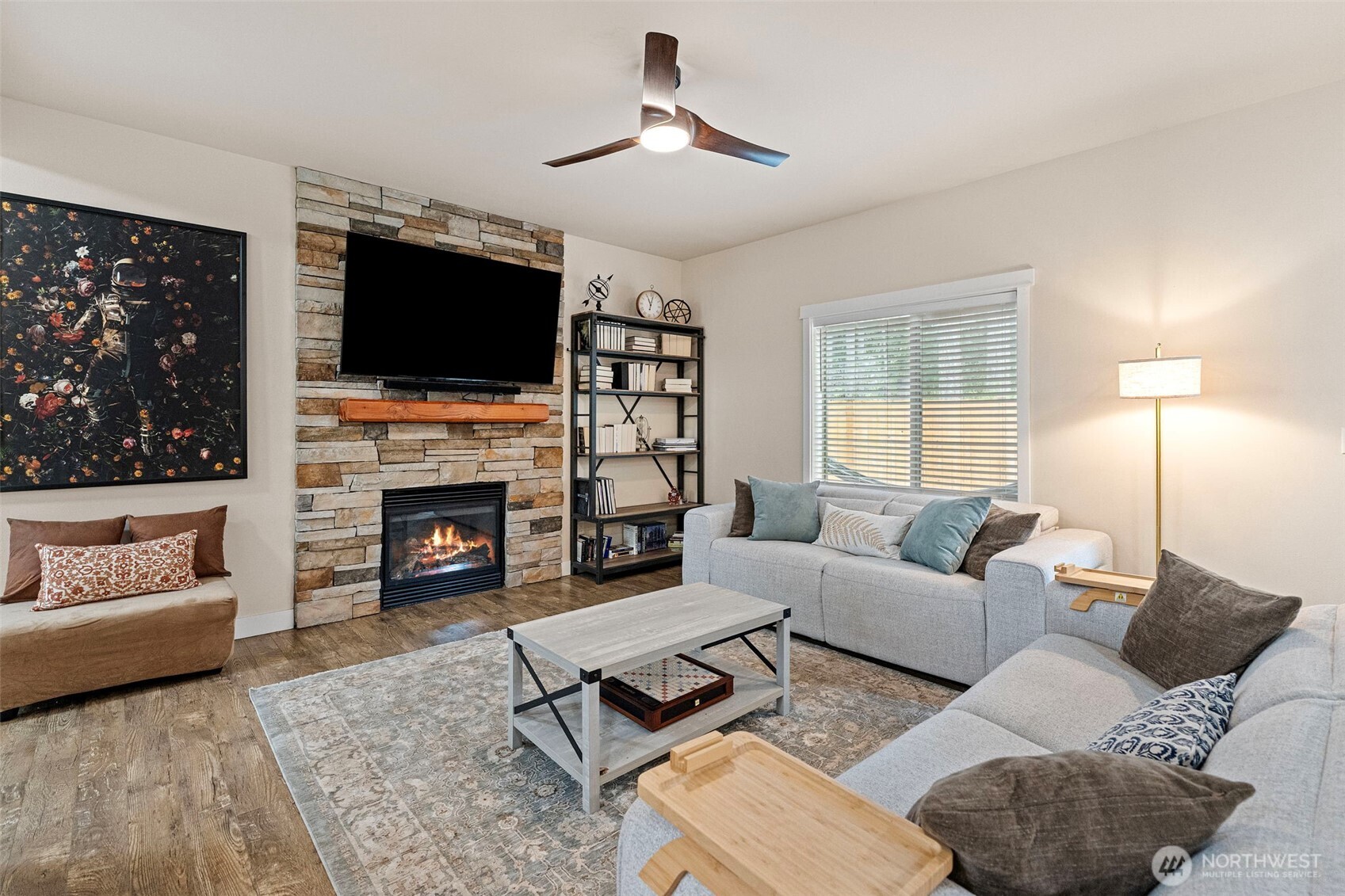 901 SW Norpoint Court , Port Orchard, WA 98367