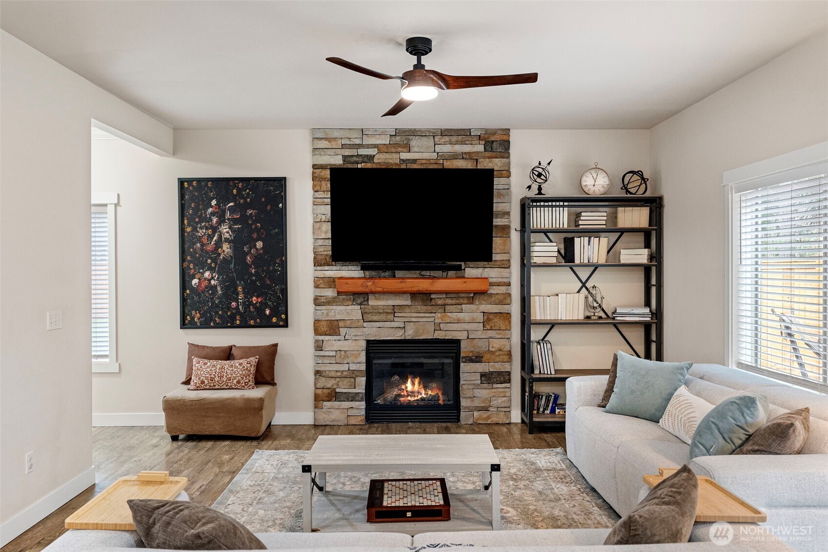 901 SW Norpoint Court , Port Orchard, WA 98367