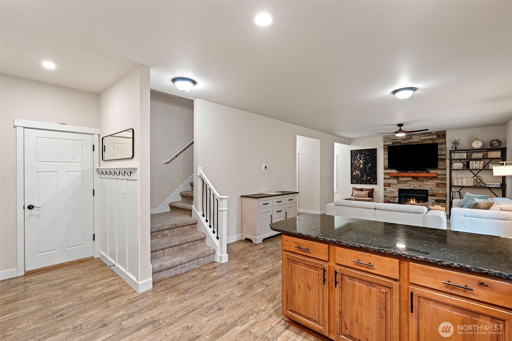 901 SW Norpoint Court , Port Orchard, WA 98367