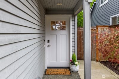 4054 54th Avenue SW, Seattle, WA 98116 - Photo 2