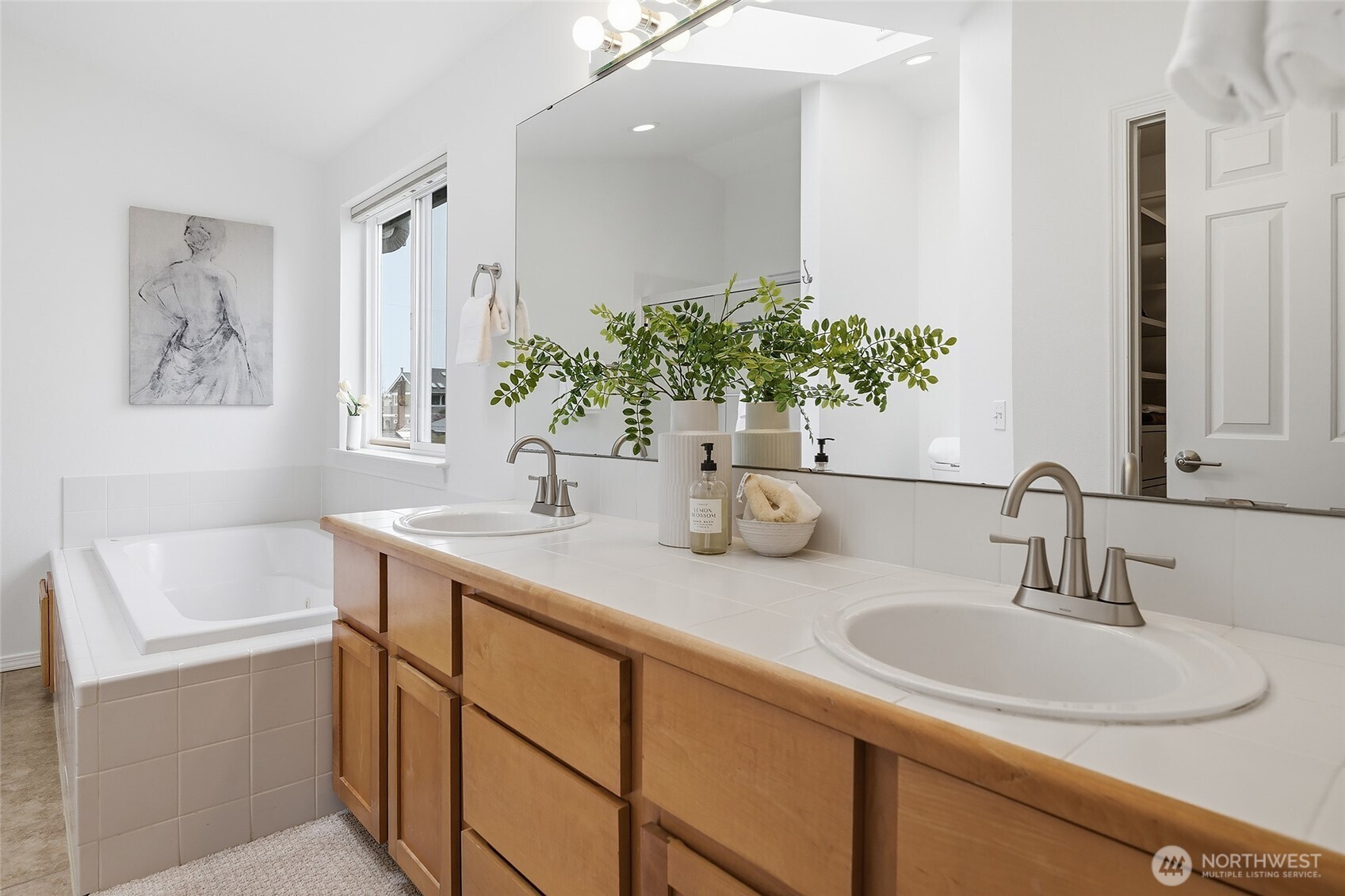 4054 54th Avenue SW, Seattle, WA 98116