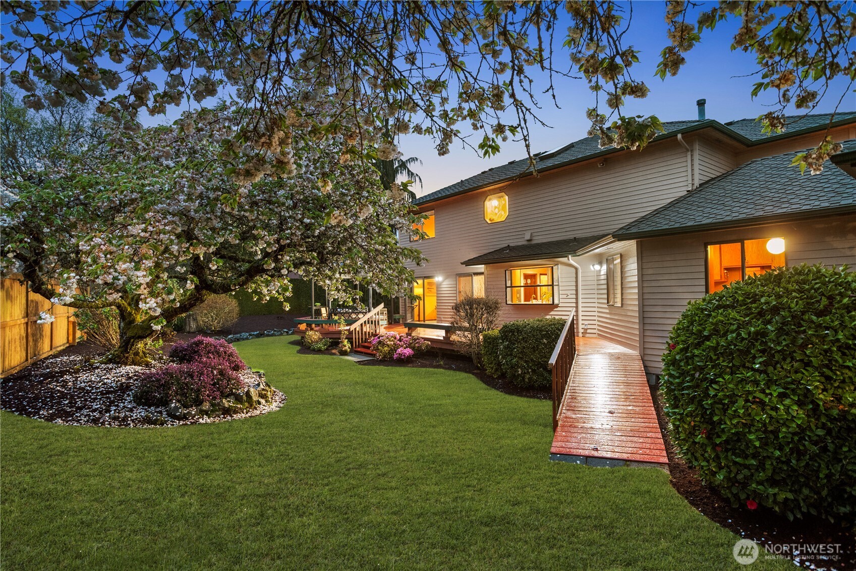 1711 Edgemoor Lane , Everett, WA 98203