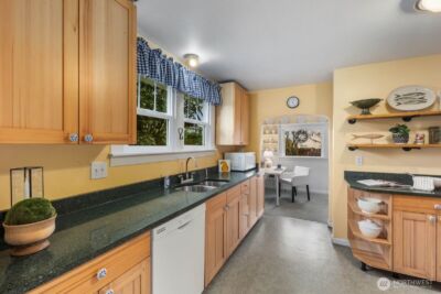 1801 Rockefeller Avenue , Everett, WA 98201 - Photo 11