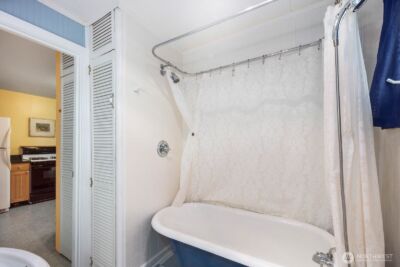 1801 Rockefeller Avenue , Everett, WA 98201 - Photo 16