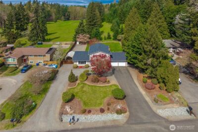 8319 121st Street E, Puyallup, WA 98373 - Photo 2