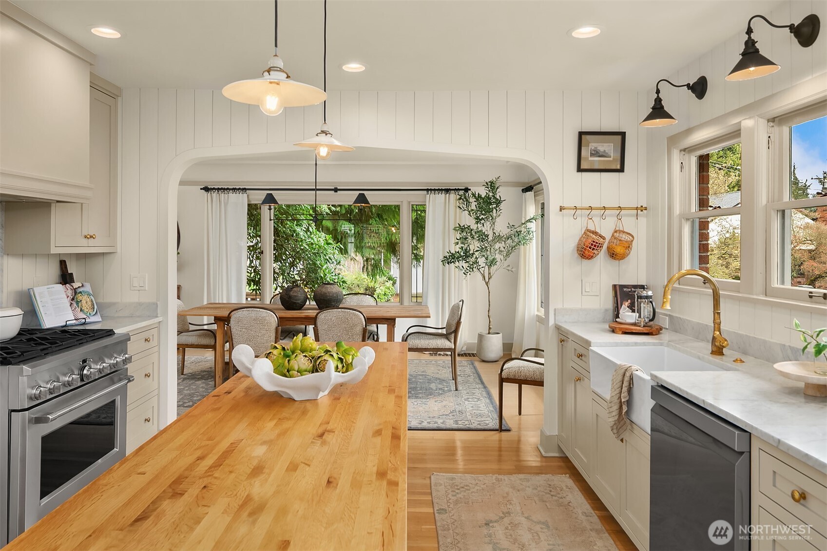 6058 34th Avenue NE, Seattle, WA 98115
