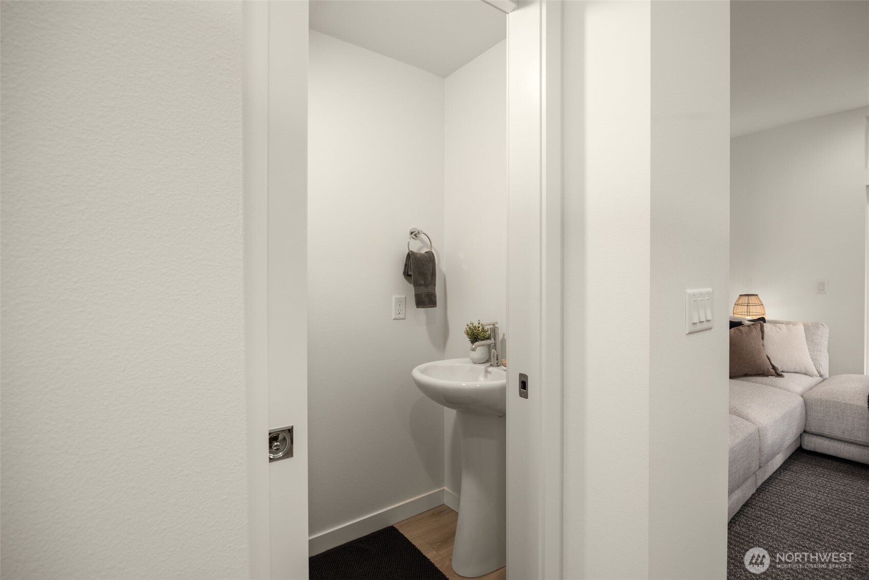 8313 C 12th Avenue NW, Seattle, WA 98117