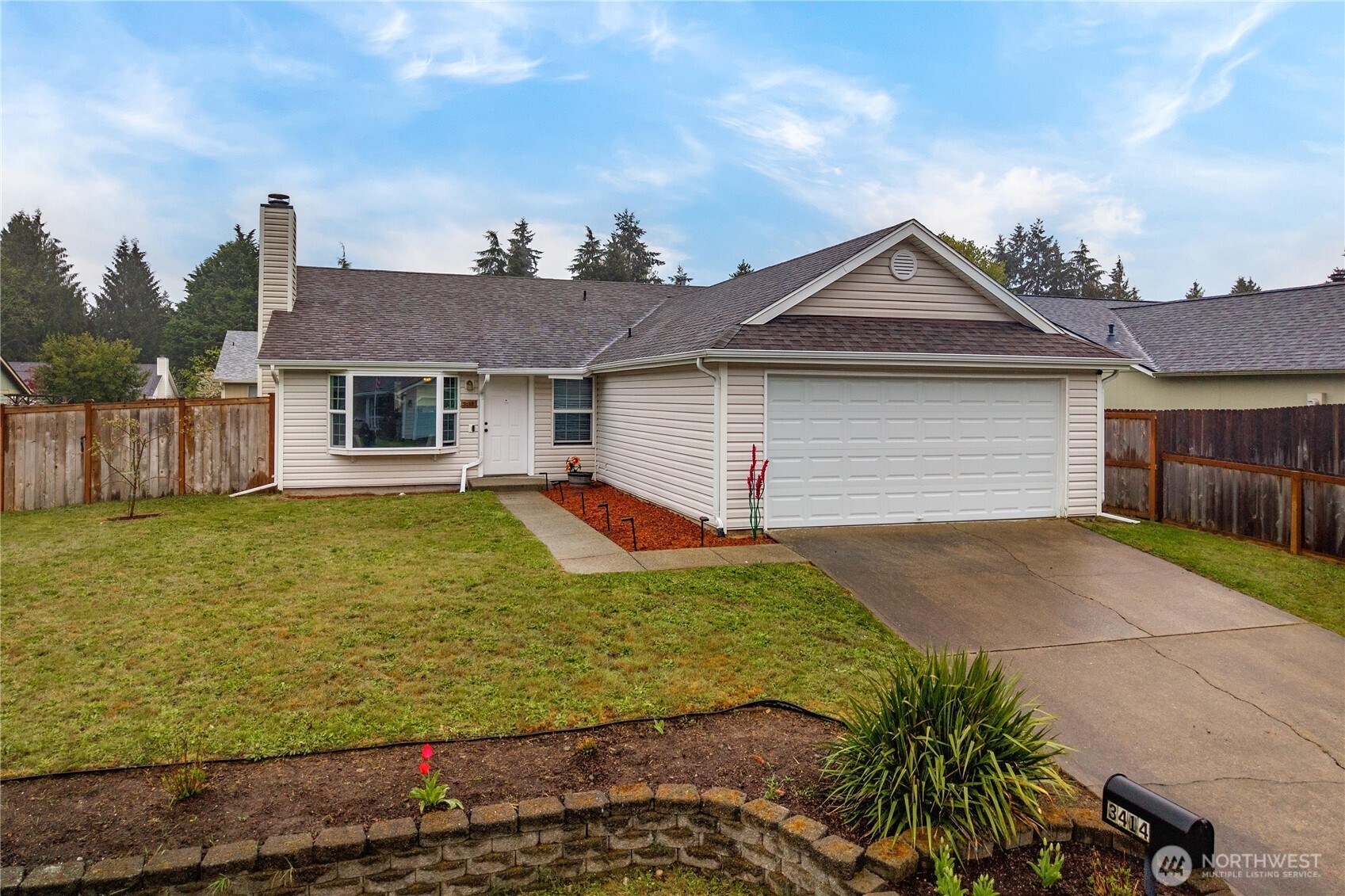 3414 NE Westchester Street , Bremerton, WA 98311