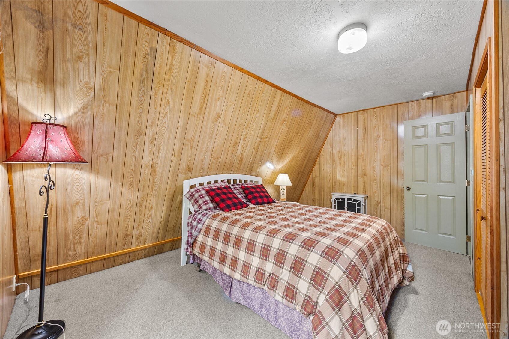 233 Mountain View Drive , Packwood, WA 98361