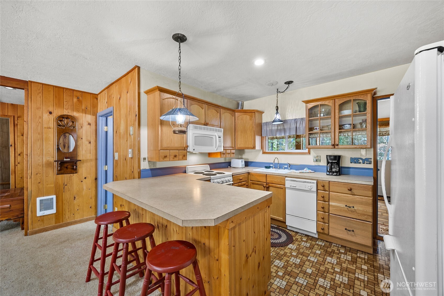 233 Mountain View Drive , Packwood, WA 98361