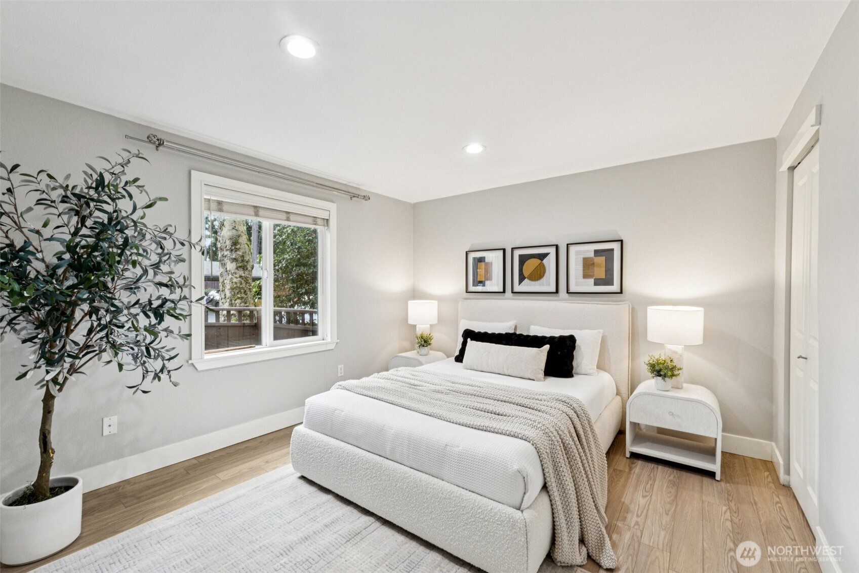 21305 48th Avenue W #B110, Mountlake Terrace, WA 98043