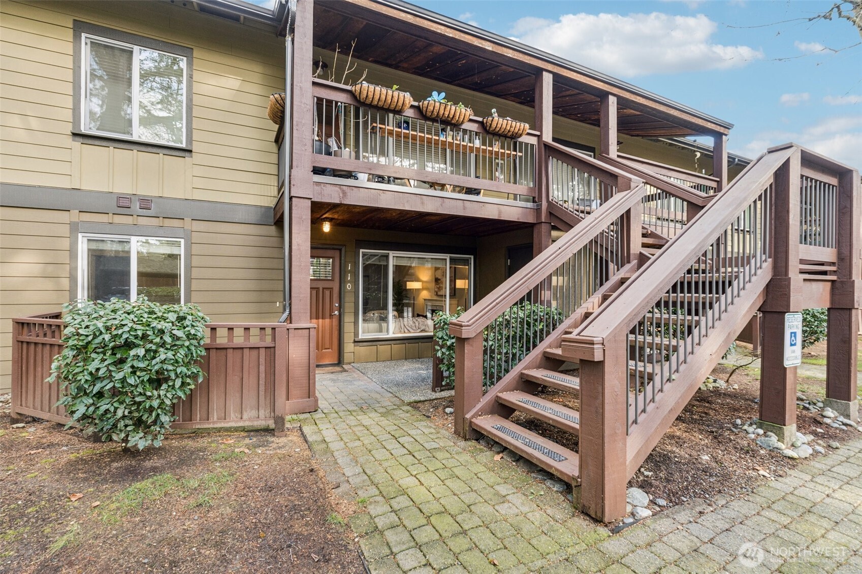21305 48th Avenue W #B110, Mountlake Terrace, WA 98043