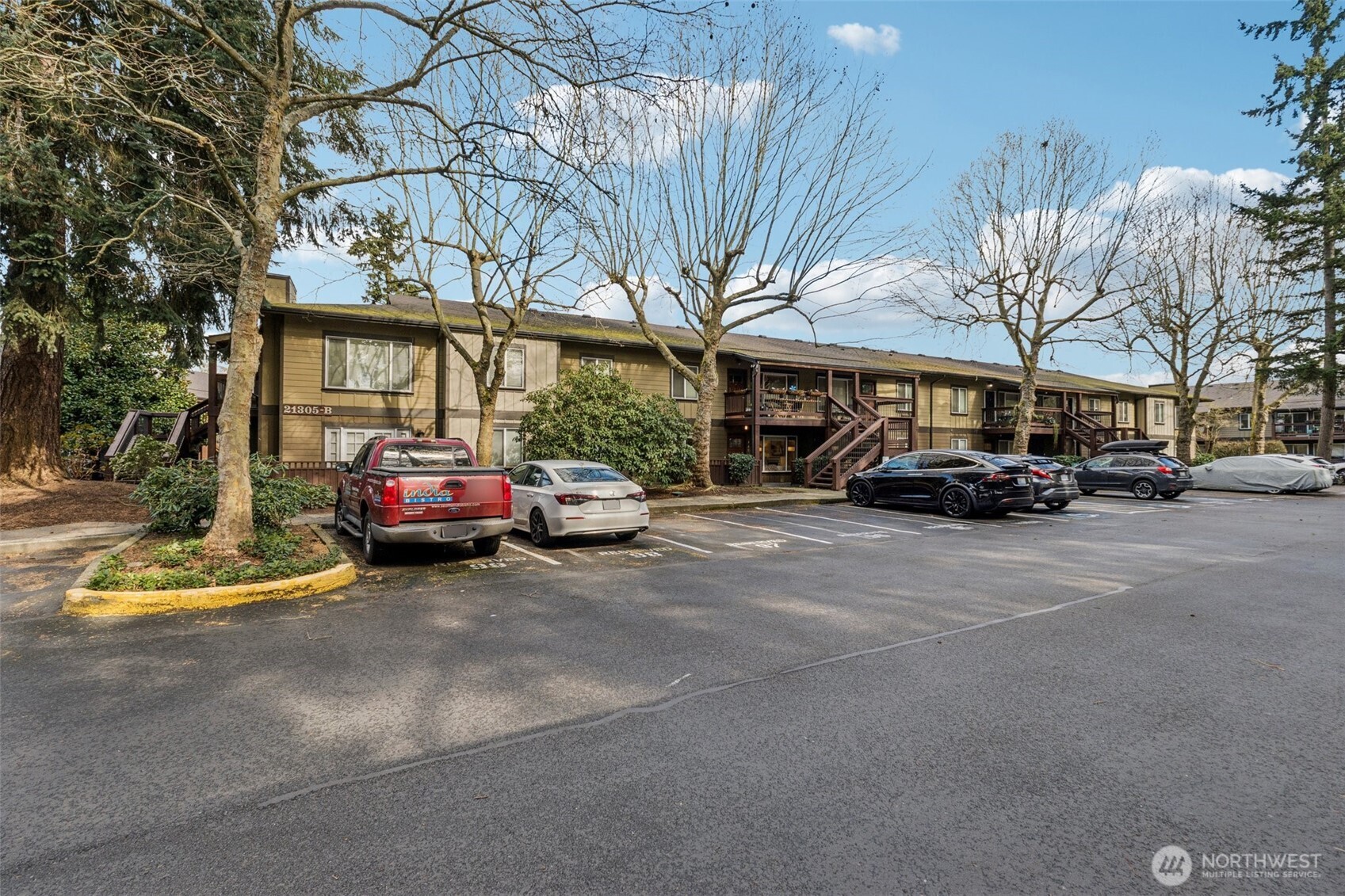 21305 48th Avenue W #B110, Mountlake Terrace, WA 98043