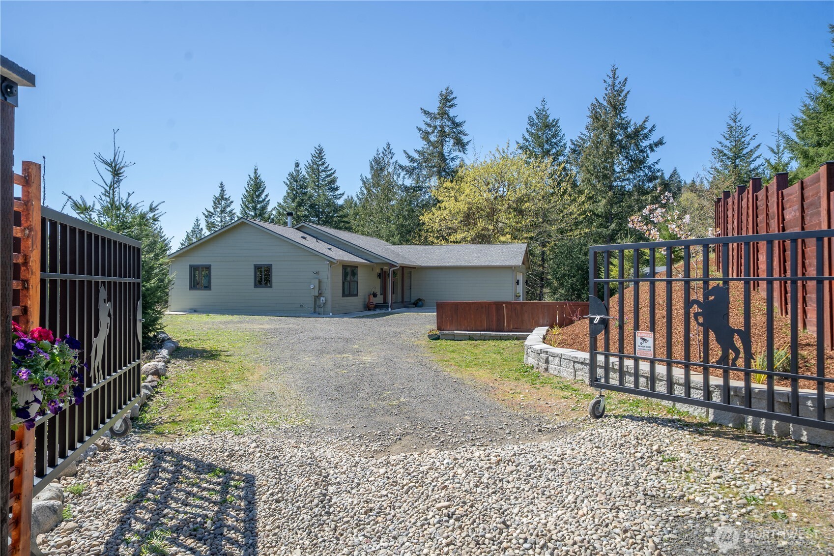 151 NE Myrlis Joy Drive , Tahuya, WA 98588
