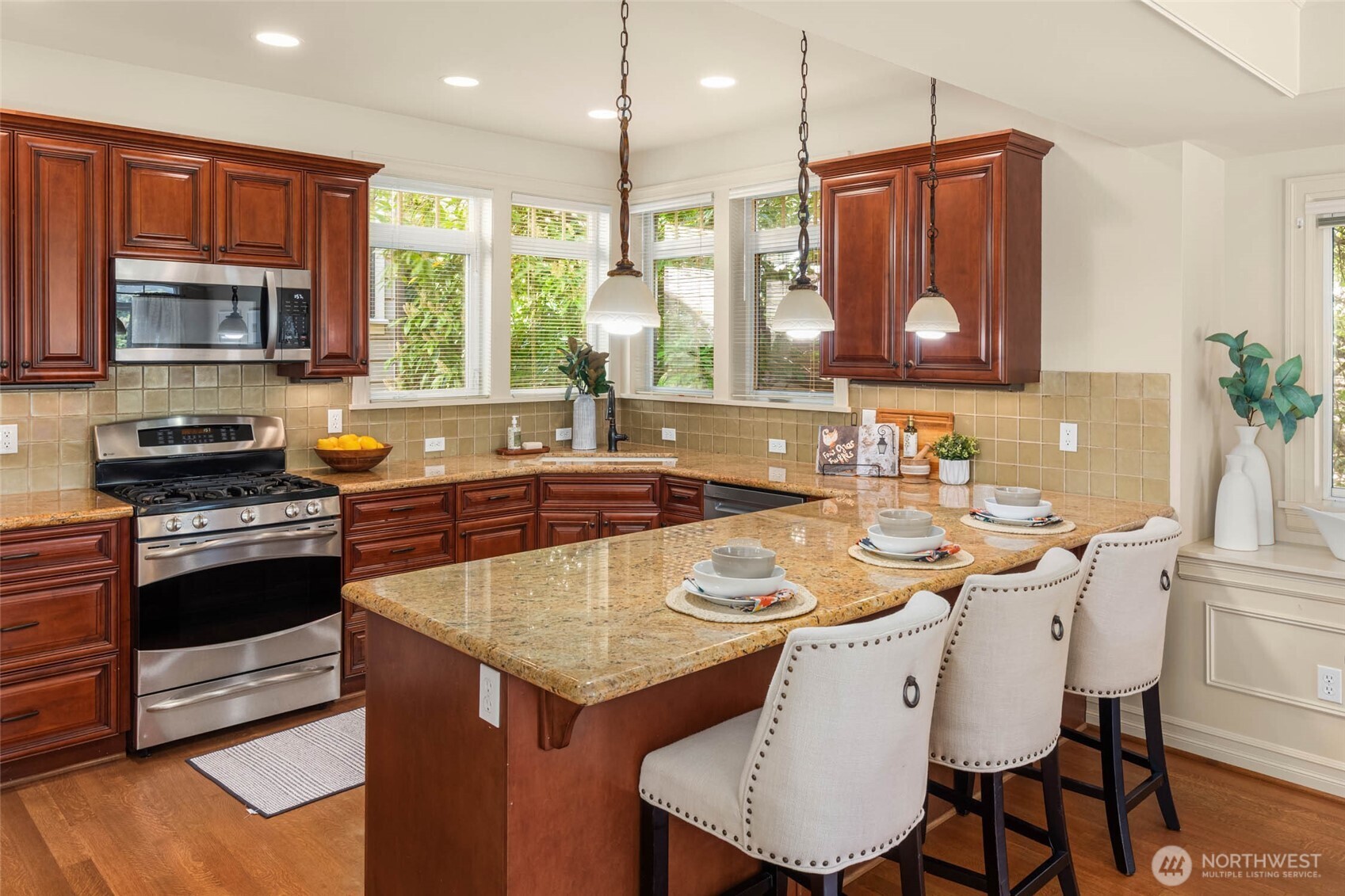 924 2nd Avenue W, Seattle, WA 98119