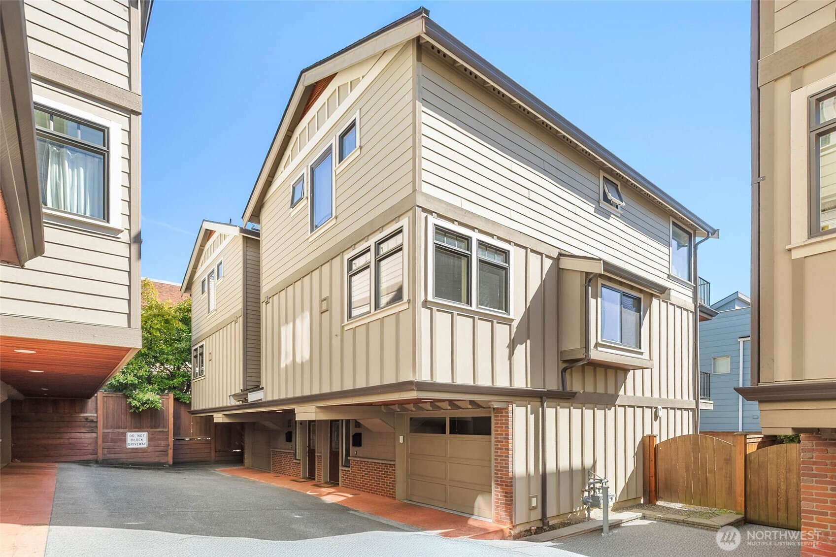 924 2nd Avenue W, Seattle, WA 98119