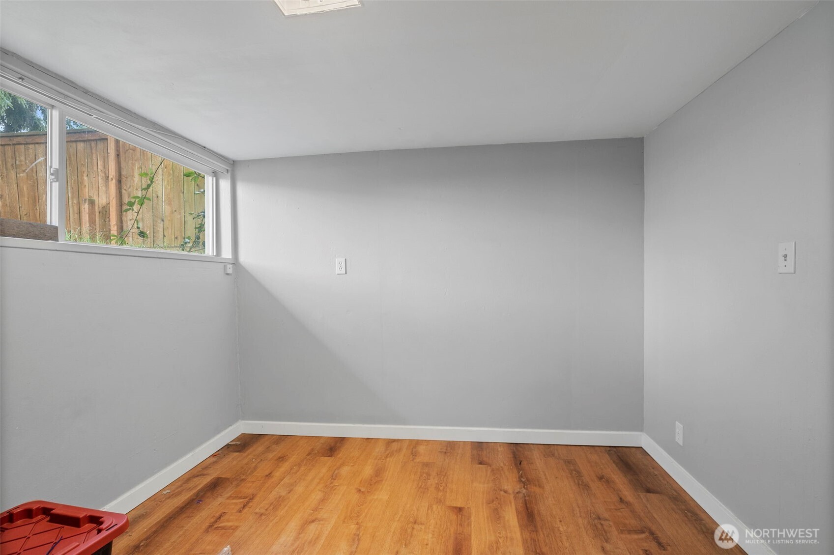 934 N 100th Street , Seattle, WA 98133