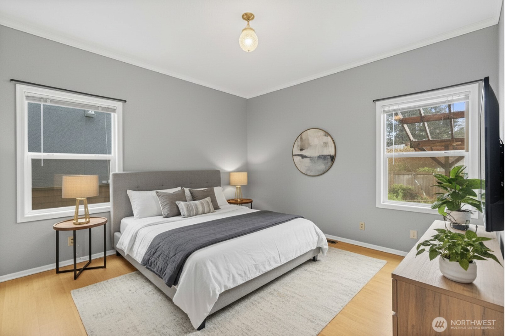 934 N 100th Street , Seattle, WA 98133