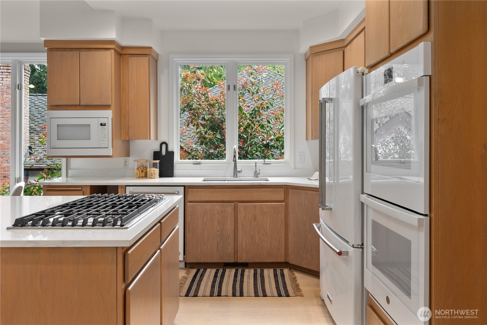 21819 NE 30th Place , Sammamish, WA 98074