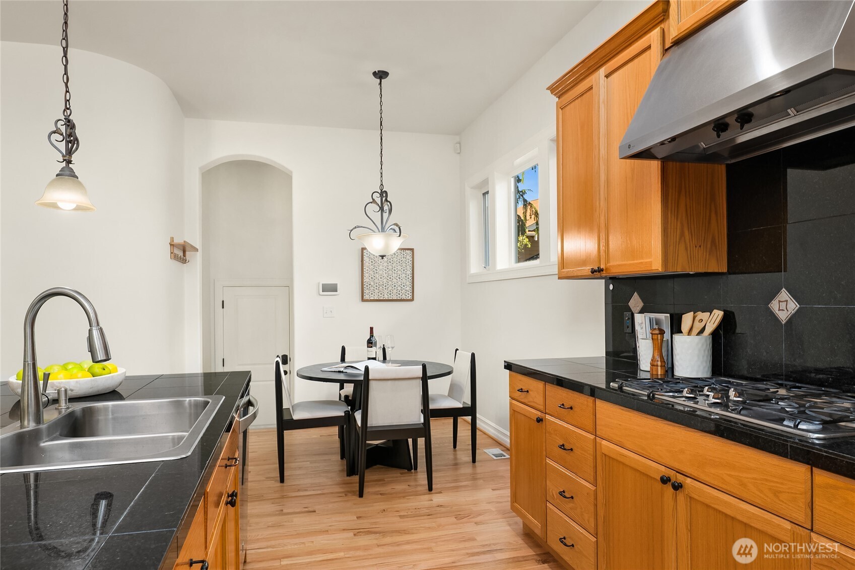 2455 30th Avenue NE, Issaquah, WA 98029