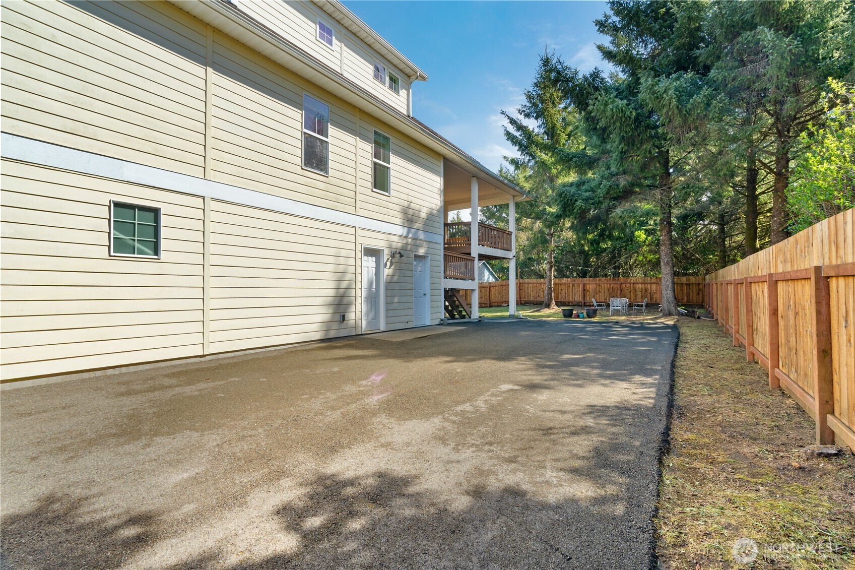 190 Ocean Shores Boulevard SW, Ocean Shores, WA 98569