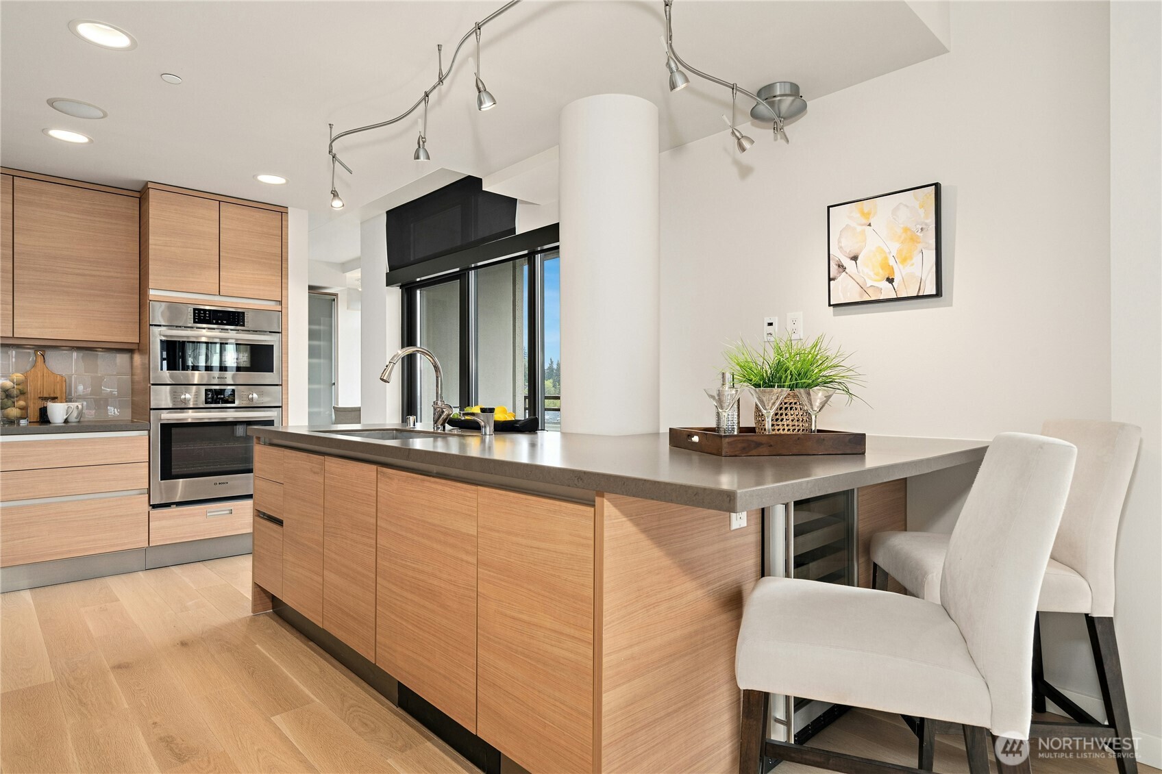 10000 Main Street #605, Bellevue, WA 98004