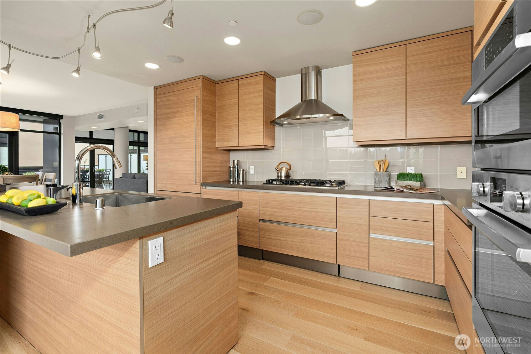 10000 Main Street #605, Bellevue, WA 98004