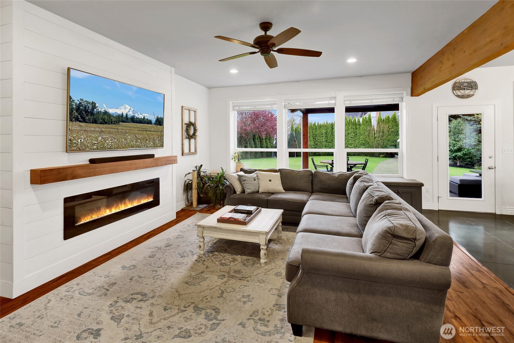737 Sunrise Drive , Lynden, WA 98264