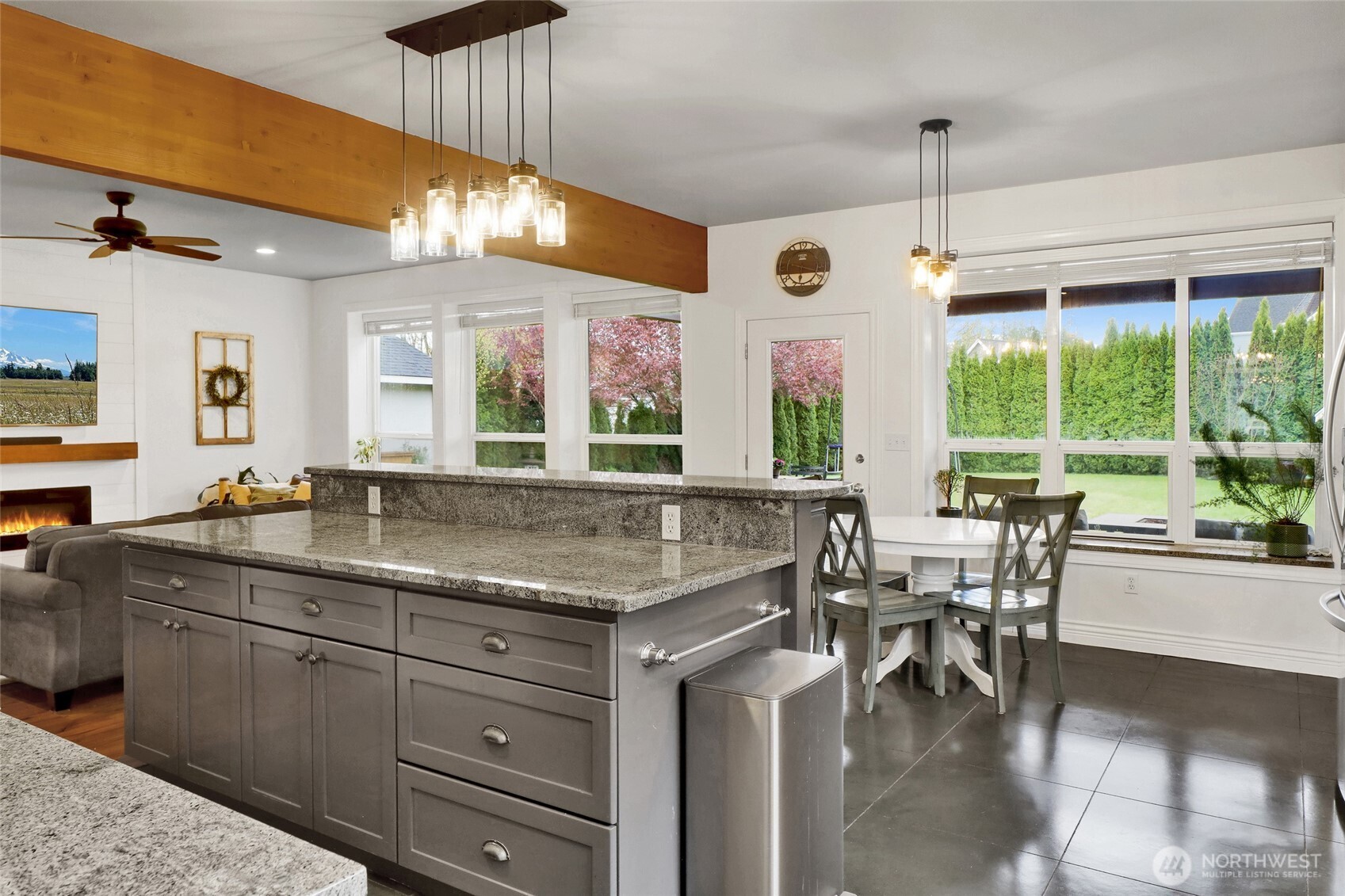 737 Sunrise Drive , Lynden, WA 98264