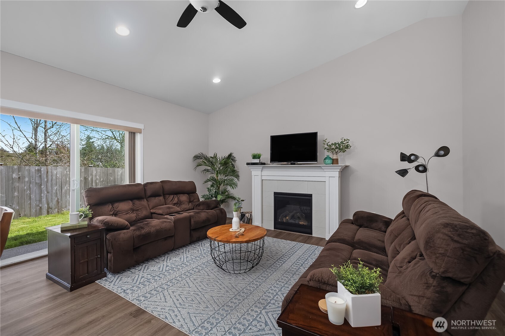 903 Cody Street SE, Rainier, WA 98576