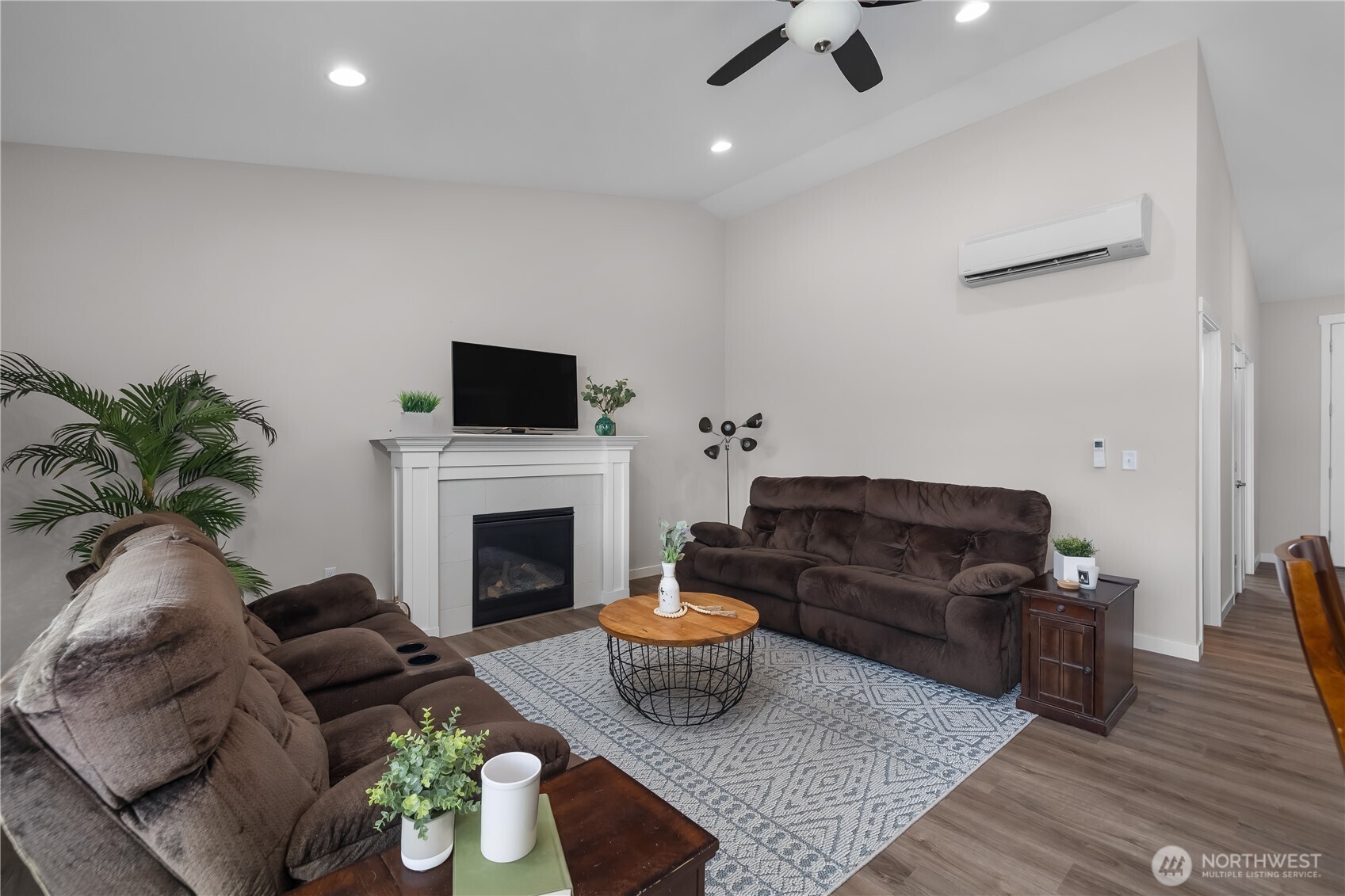 903 Cody Street SE, Rainier, WA 98576