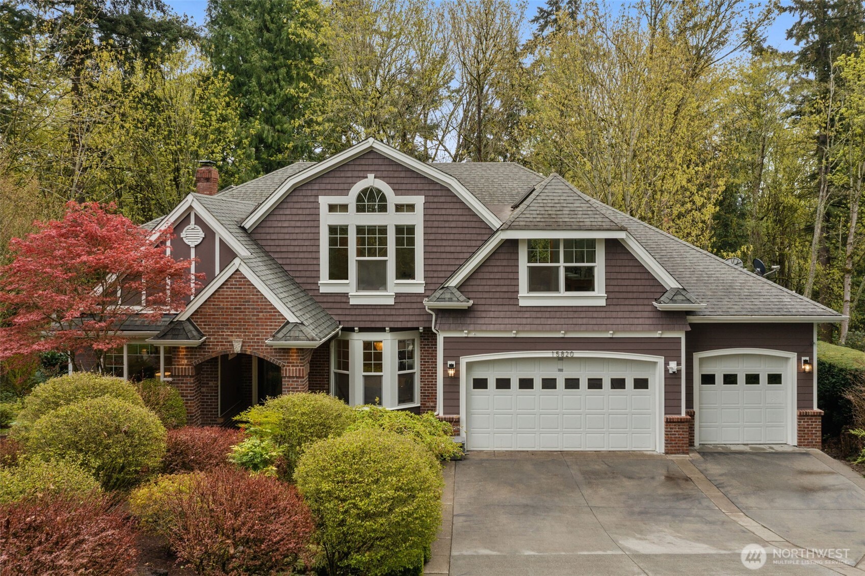 15820 104th Avenue NE, Bothell, WA 98011