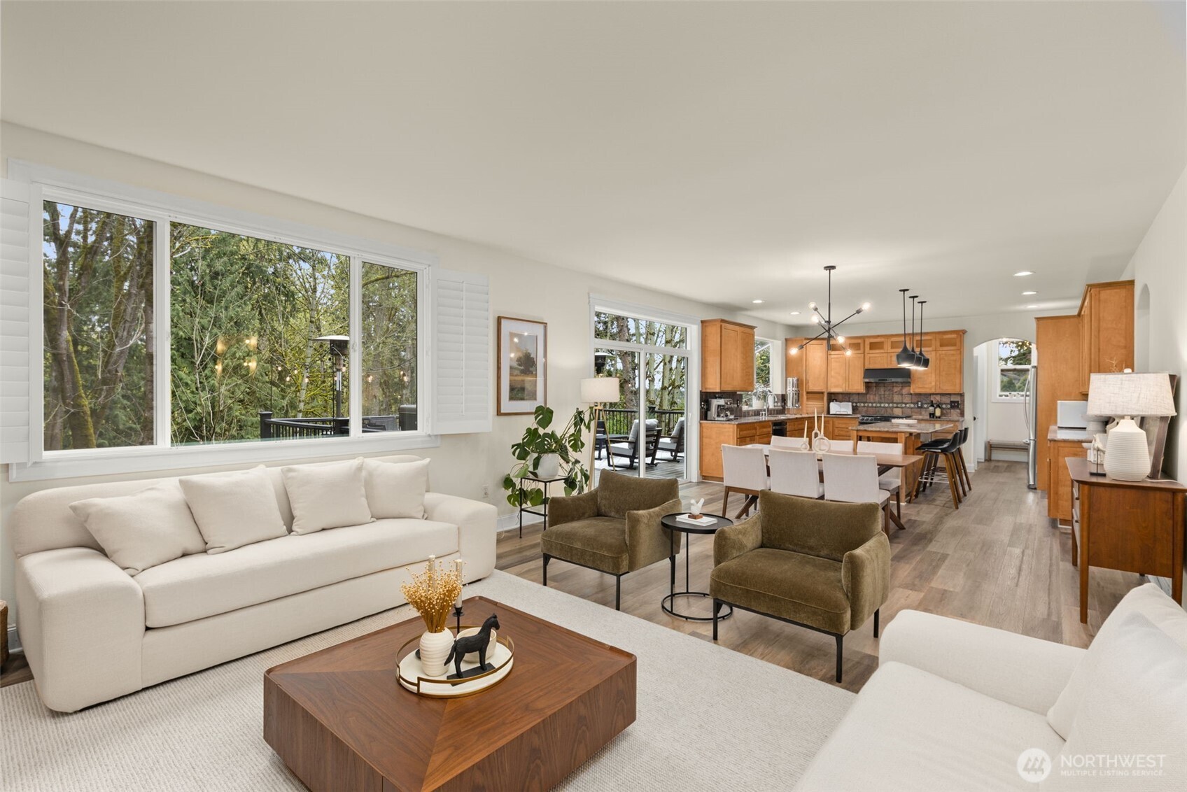 15820 104th Avenue NE, Bothell, WA 98011