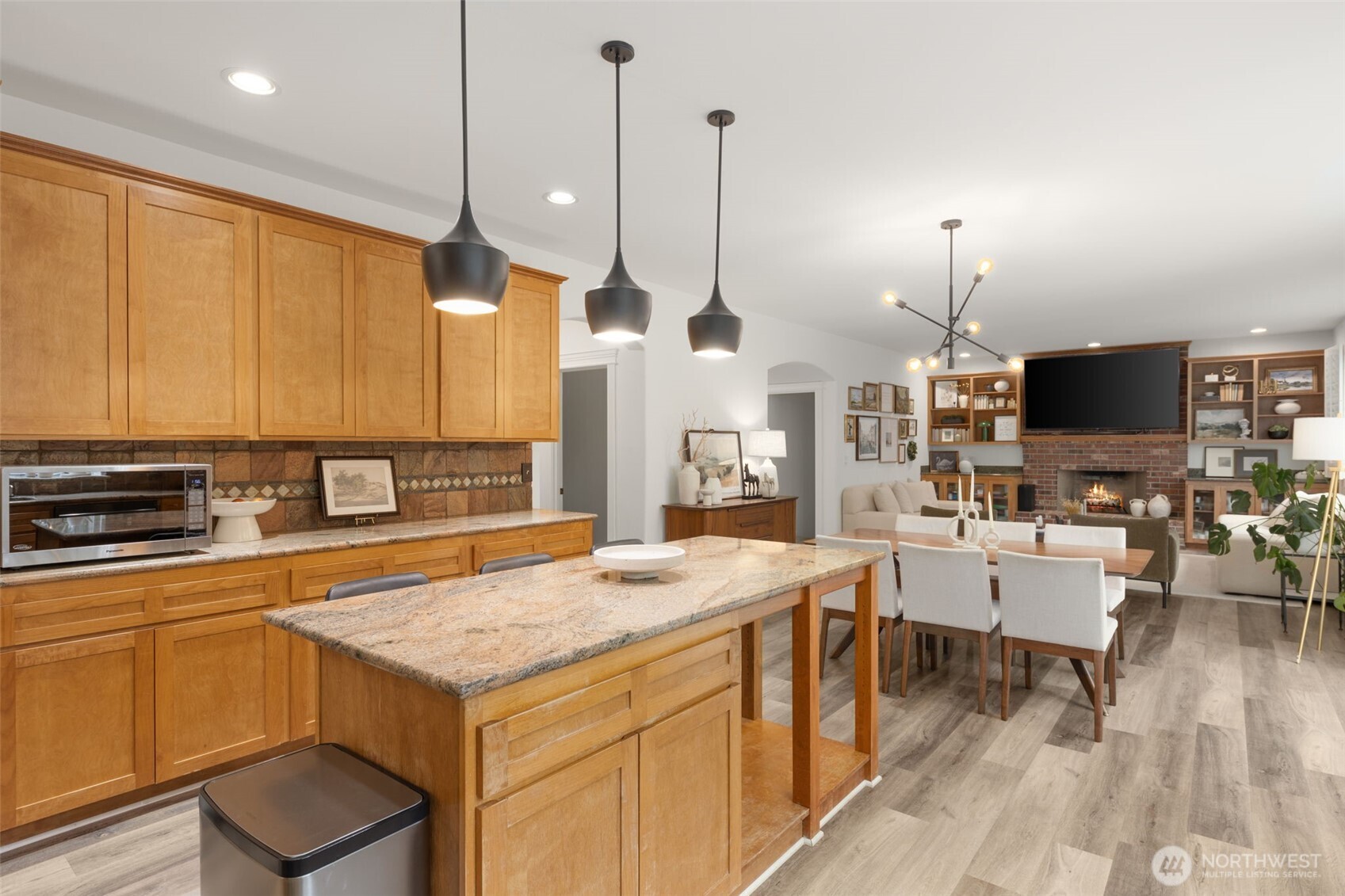 15820 104th Avenue NE, Bothell, WA 98011