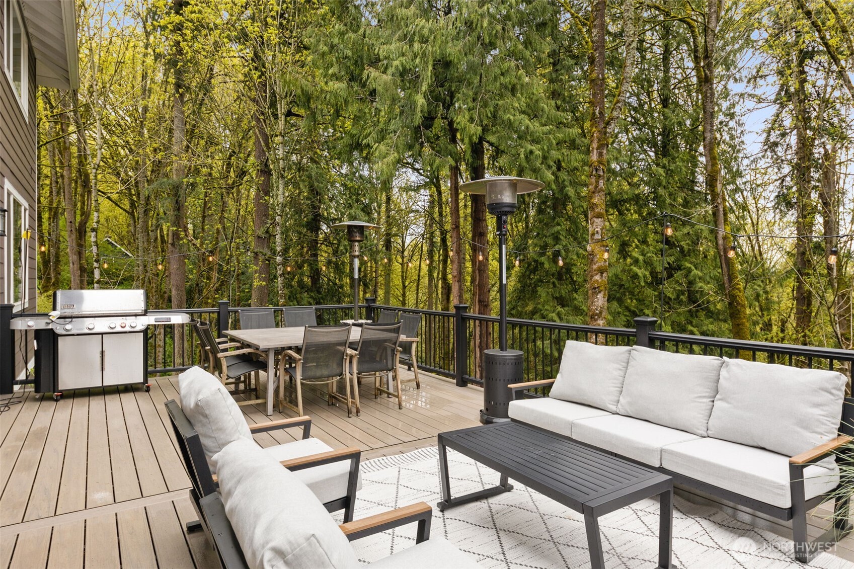 15820 104th Avenue NE, Bothell, WA 98011