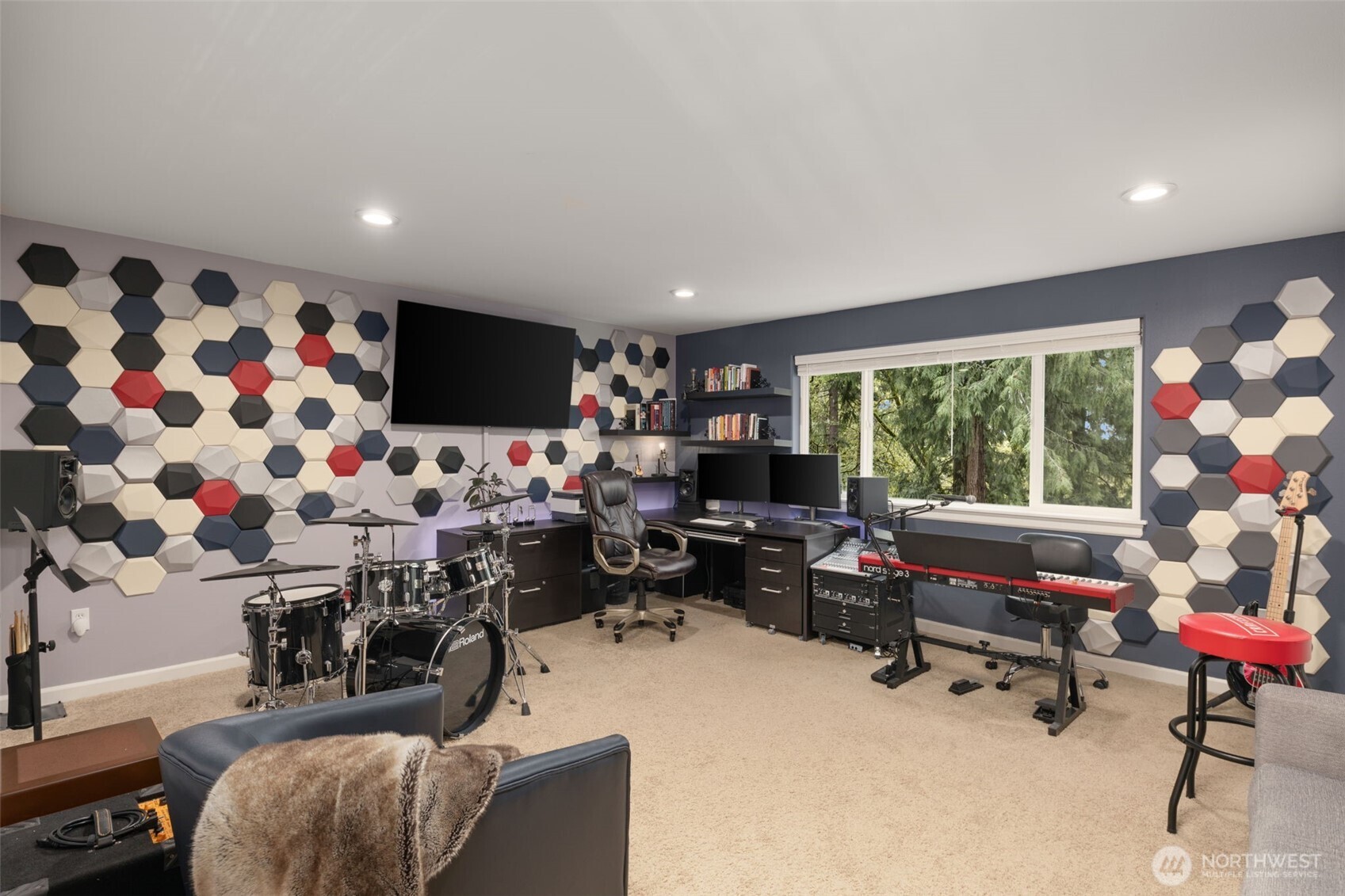 15820 104th Avenue NE, Bothell, WA 98011