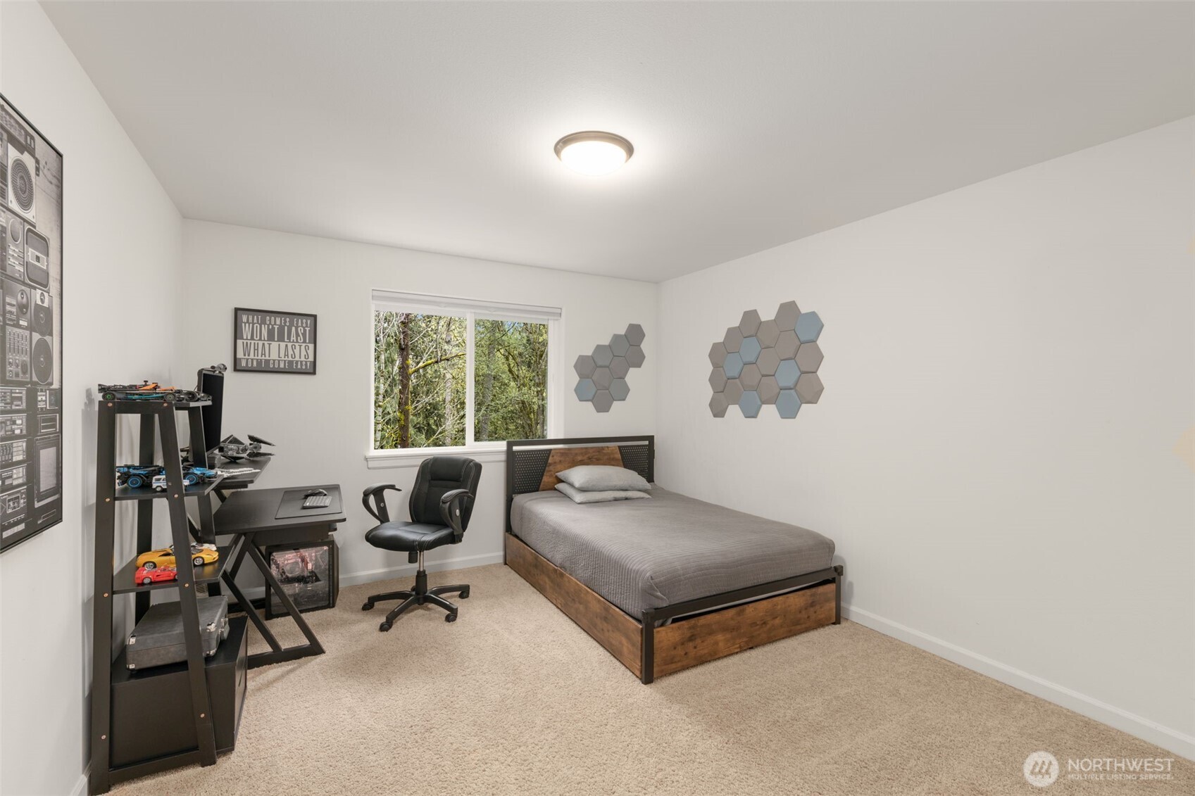 15820 104th Avenue NE, Bothell, WA 98011