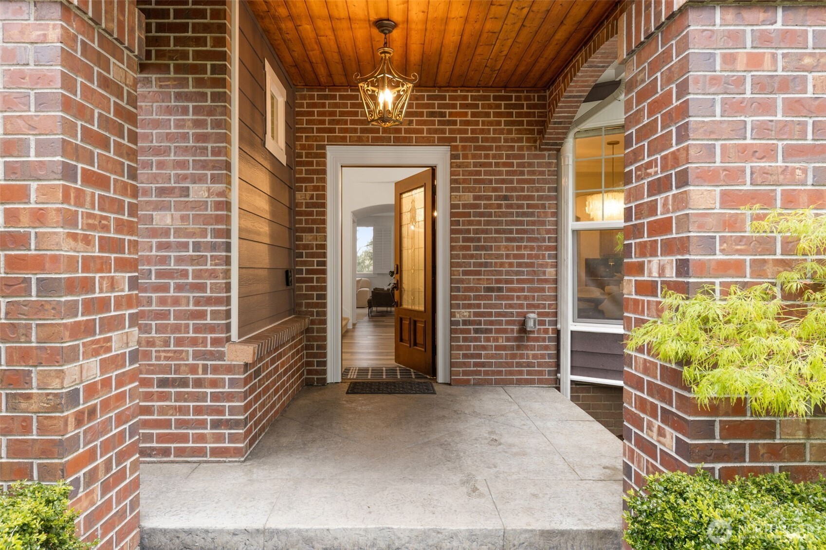 15820 104th Avenue NE, Bothell, WA 98011