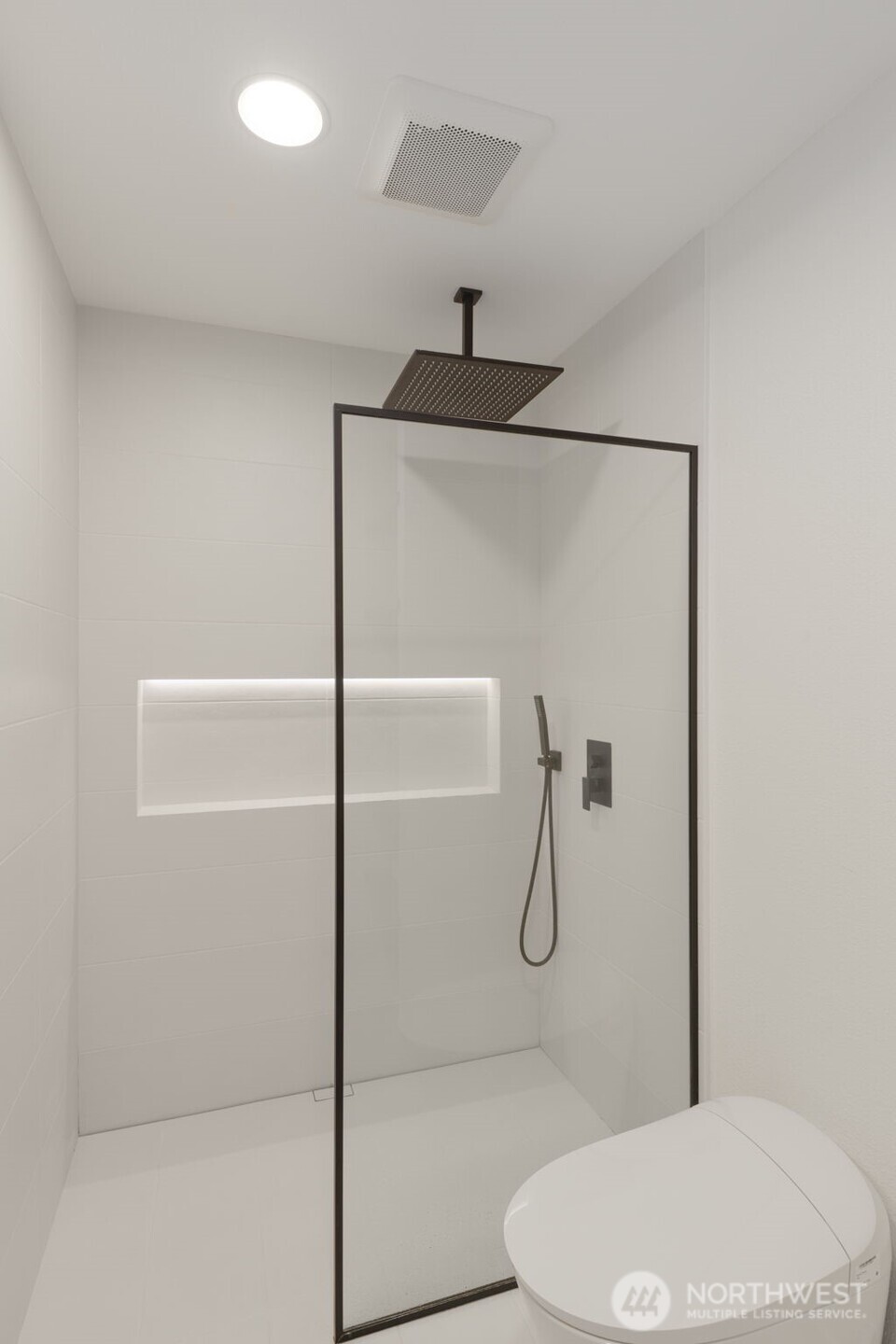 15820 104th Avenue NE, Bothell, WA 98011